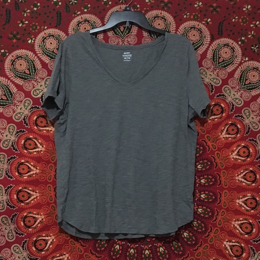 Old Navy Grey T-Shirt